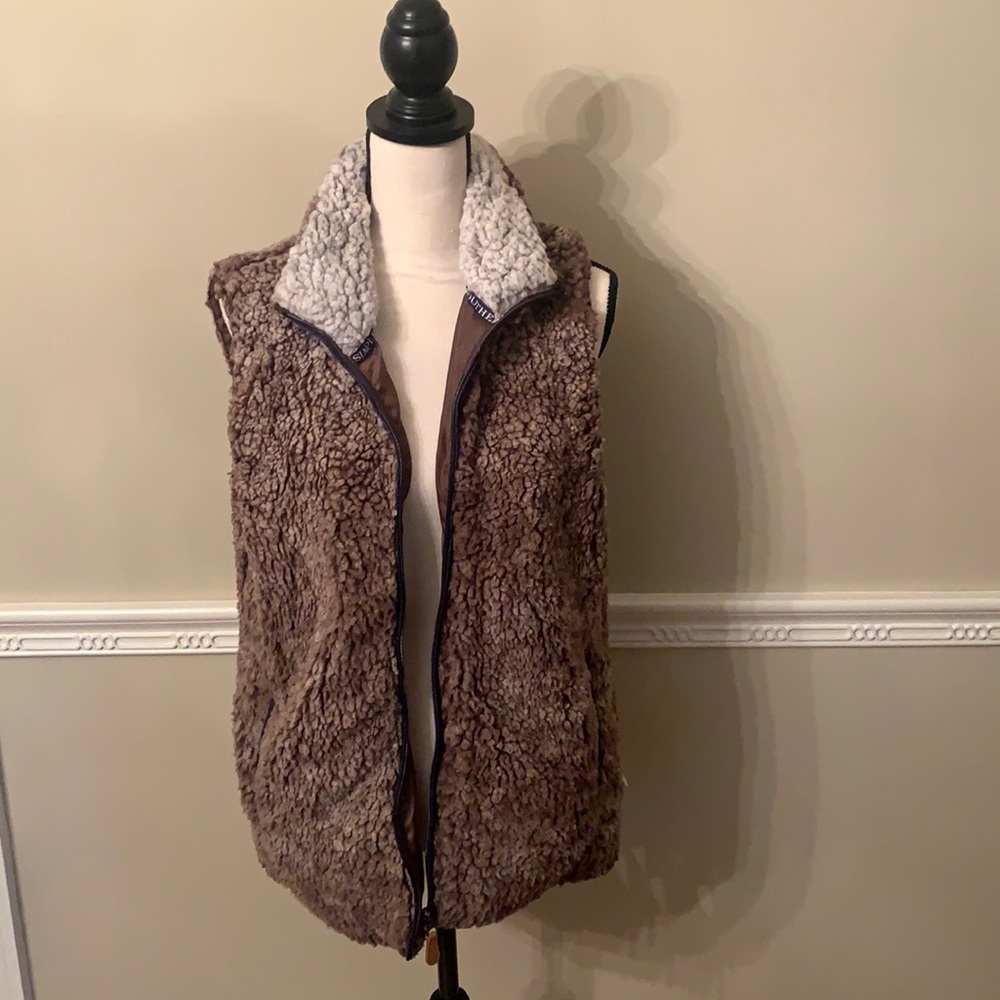 Simply Southern Vest. Size L.